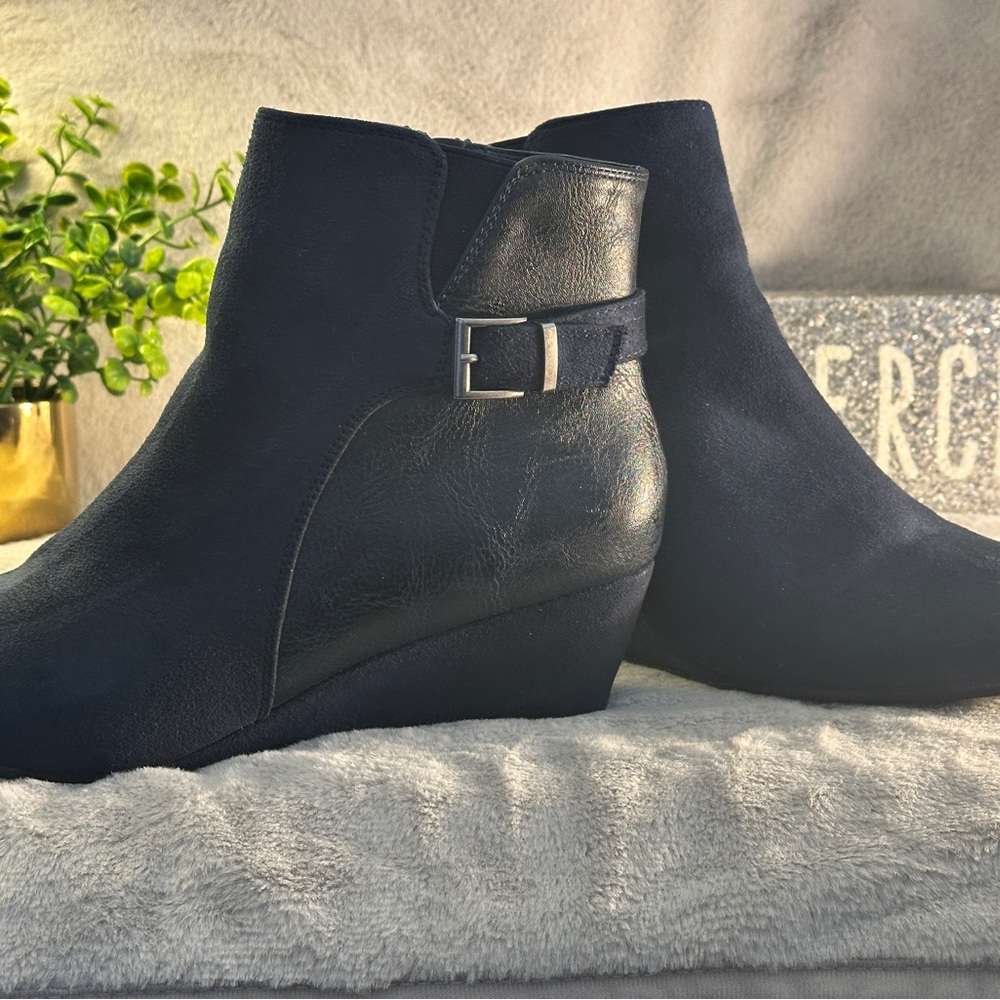 Kohl's Black Ankle Booties with Buckle
